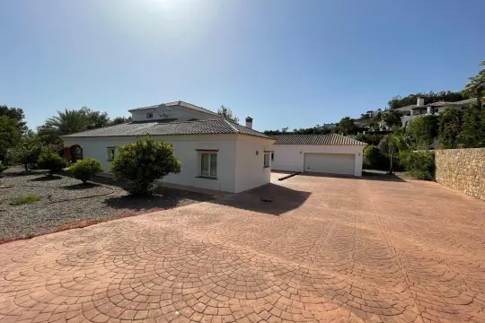 Image 6 thumb