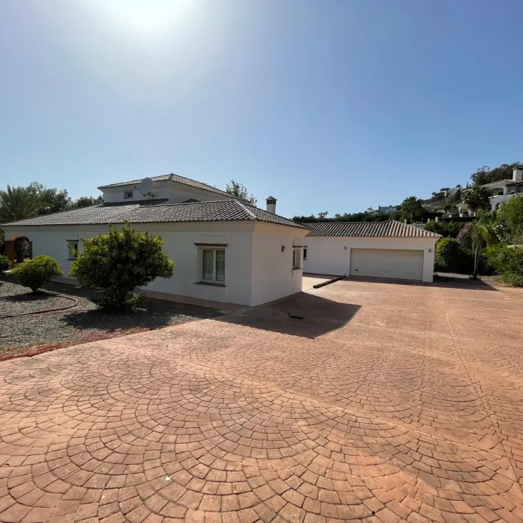 Sale of detached villa in Mijas
