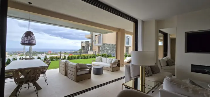 Venta de apartamento en planta baja en Benahavís 0