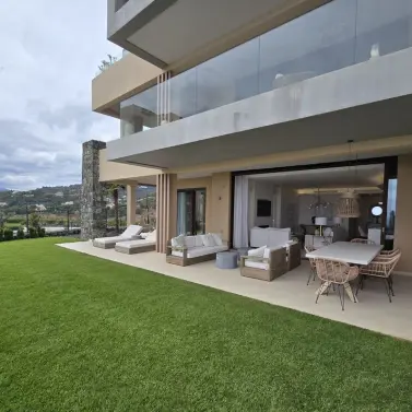 Venta de apartamento en planta baja en Benahavís