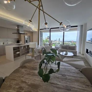 Venta de apartamento en planta baja en Benahavís