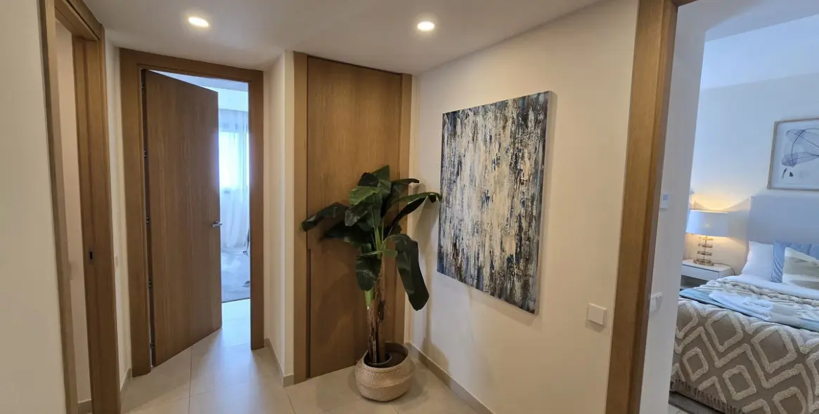 Sale of ground floor apartment in Benahavís 13