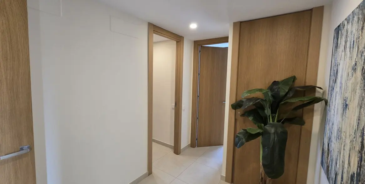 Sale of ground floor apartment in Benahavís 14