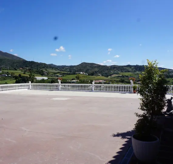 Sale of finca - cortijo in Estepona