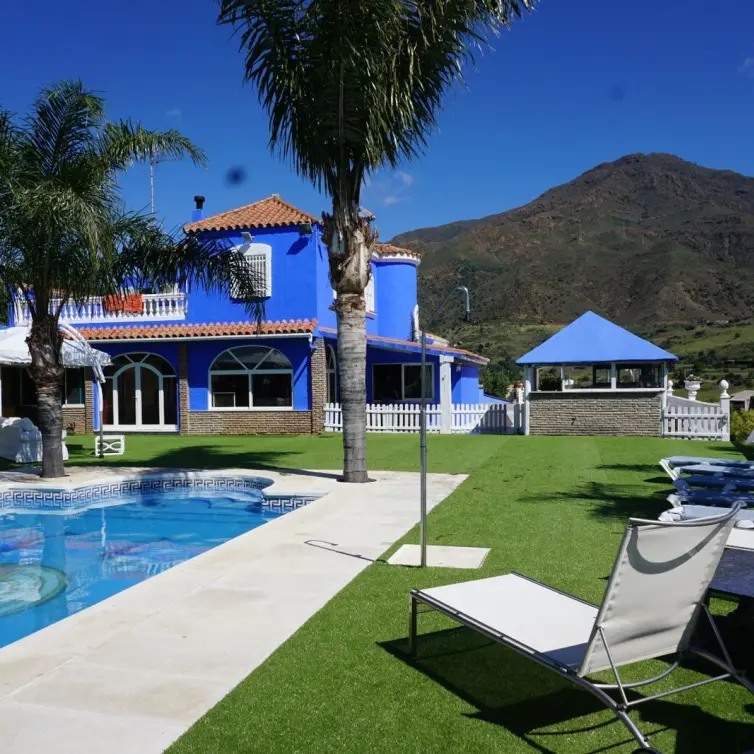 Sale of finca - cortijo in Estepona