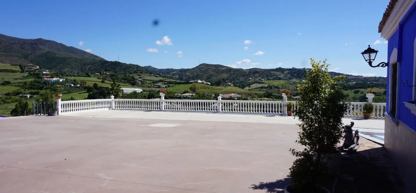 Sale of finca - cortijo in Estepona 2