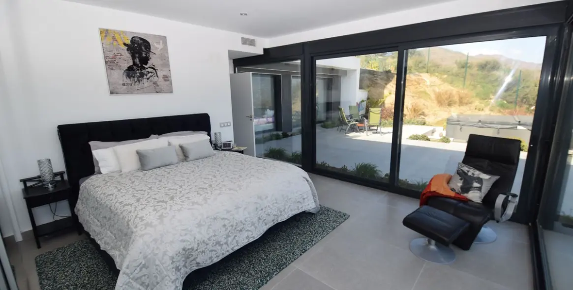 Venta de villa independiente en La Cala Golf 18