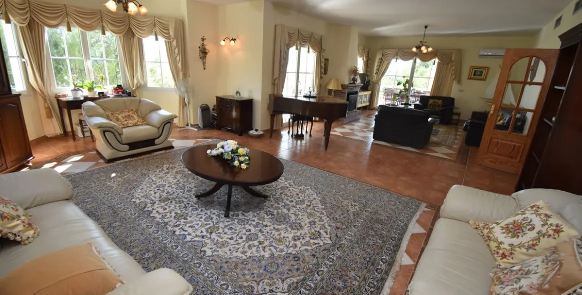 Продажа  отдельно стоящей виллы в Mijas 4