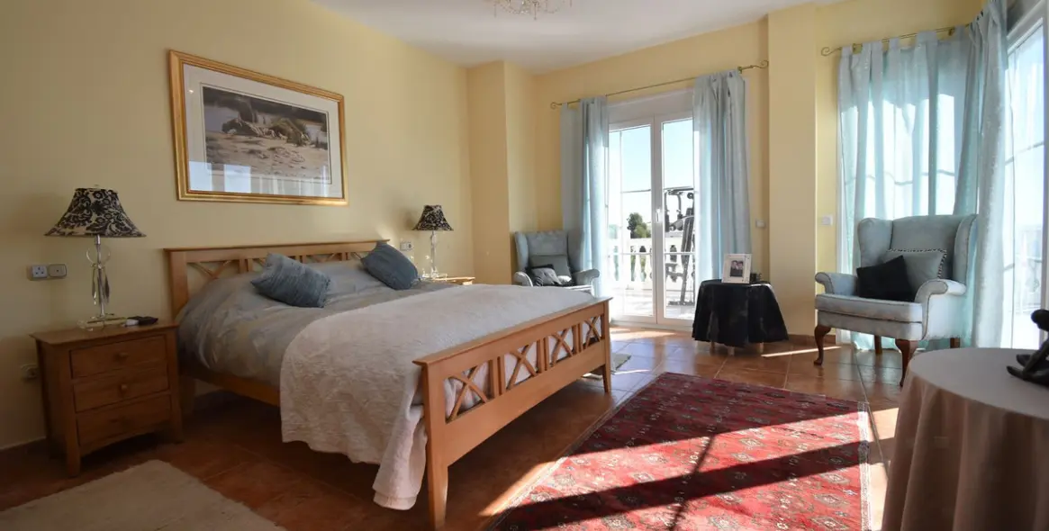 Продажа  отдельно стоящей виллы в Mijas 11