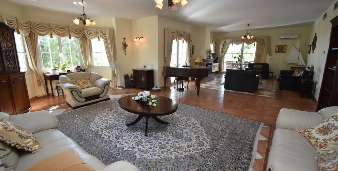 Продажа  отдельно стоящей виллы в Mijas 26