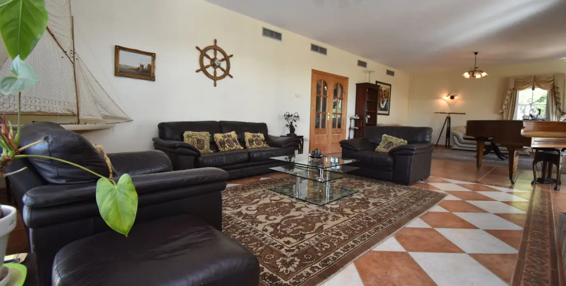 Продажа  отдельно стоящей виллы в Mijas 27