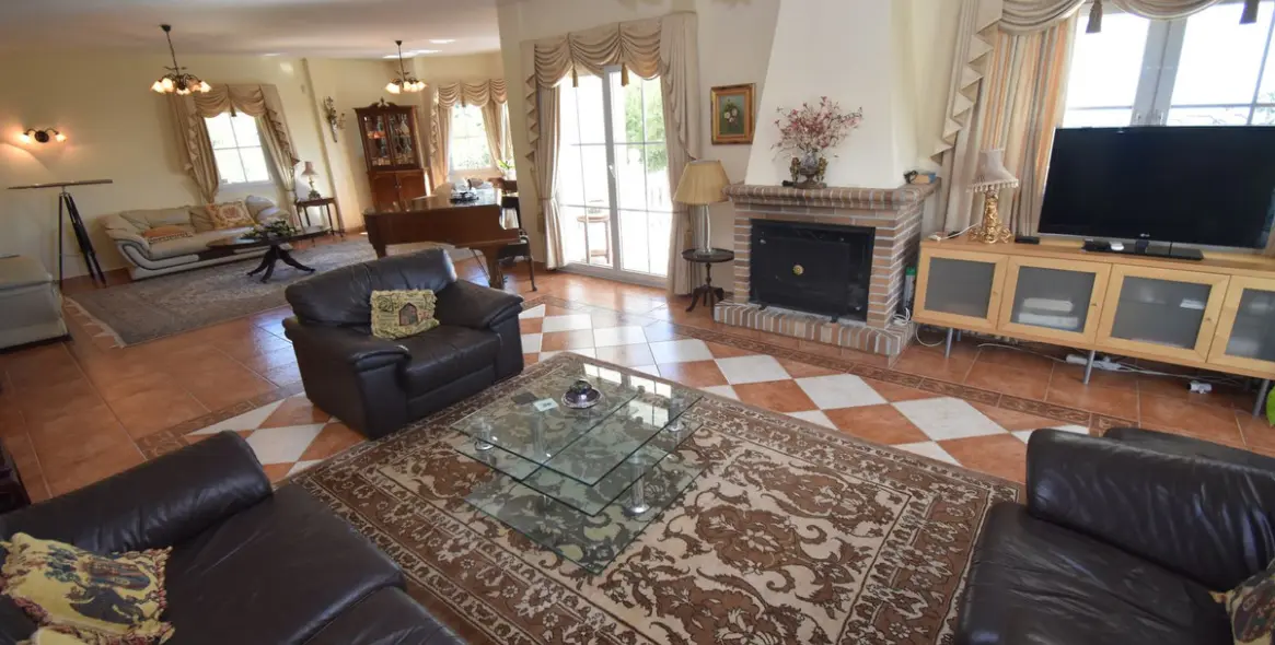 Продажа  отдельно стоящей виллы в Mijas 28