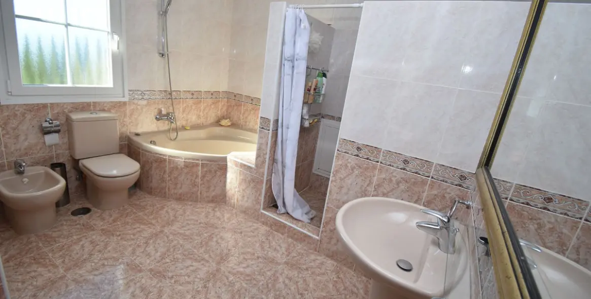 Продажа  отдельно стоящей виллы в Mijas 31