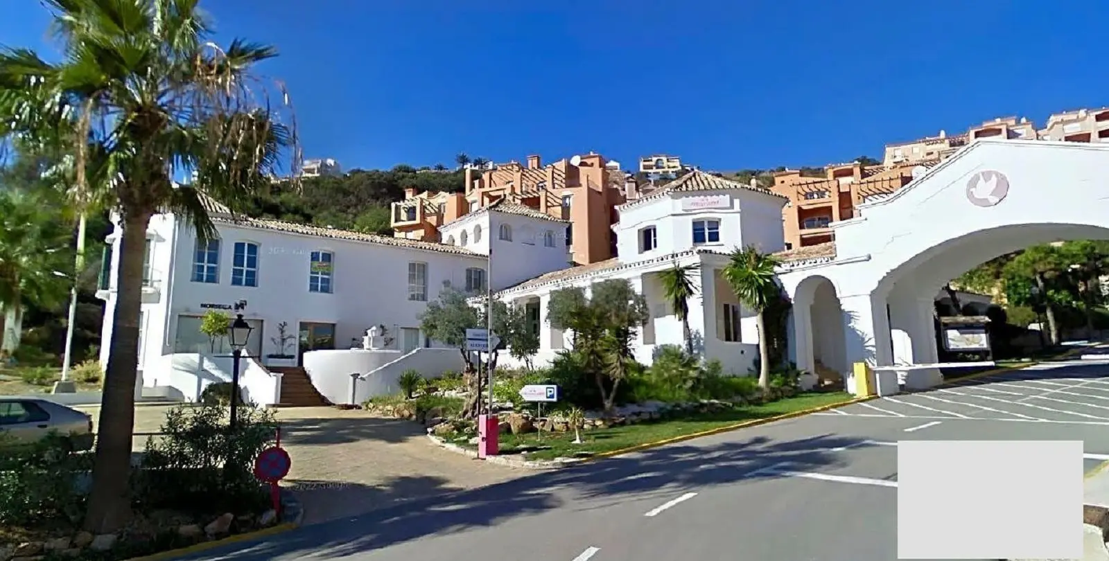 Sale of commercial premises in Manilva 1