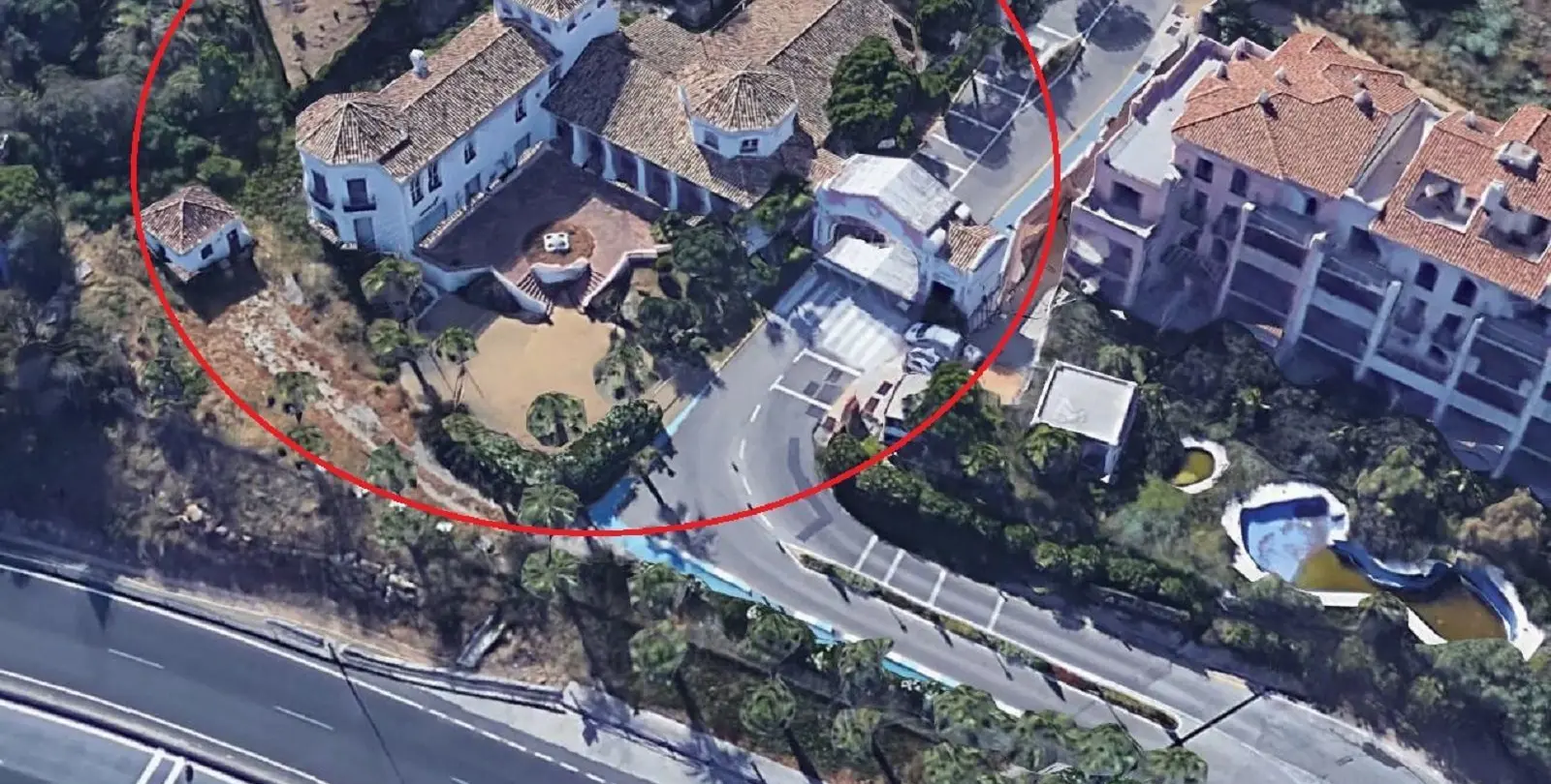 Sale of commercial premises in Manilva 2