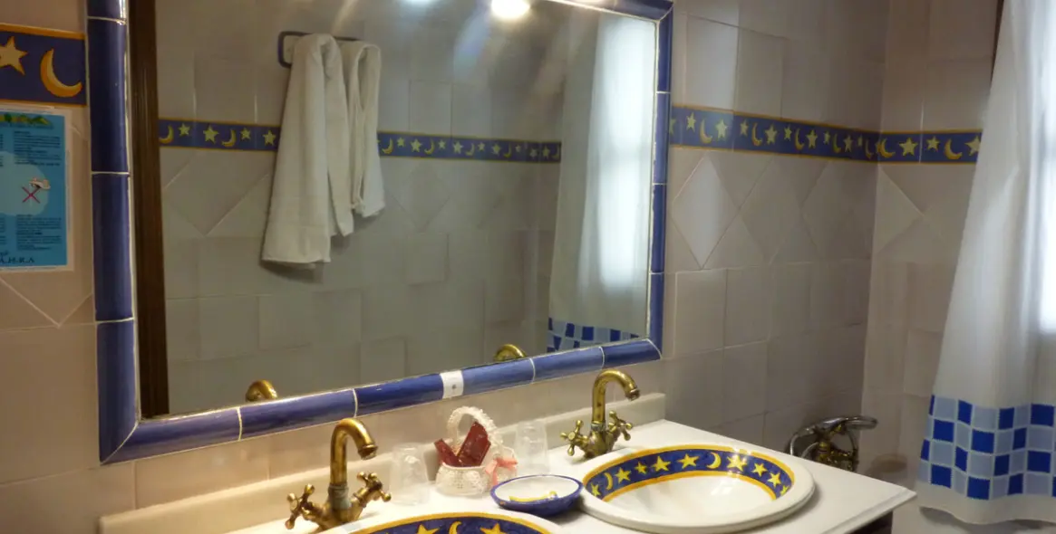 Продажа отеля в Casares Pueblo 12