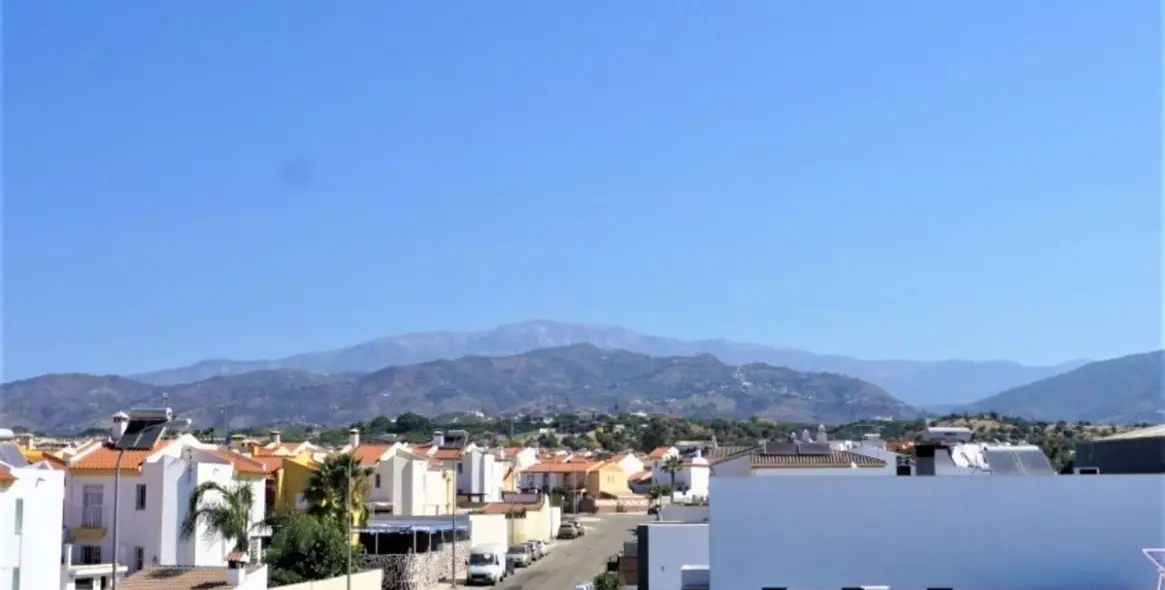 Продажа  отдельно стоящей виллы в Costa del Sol East 1