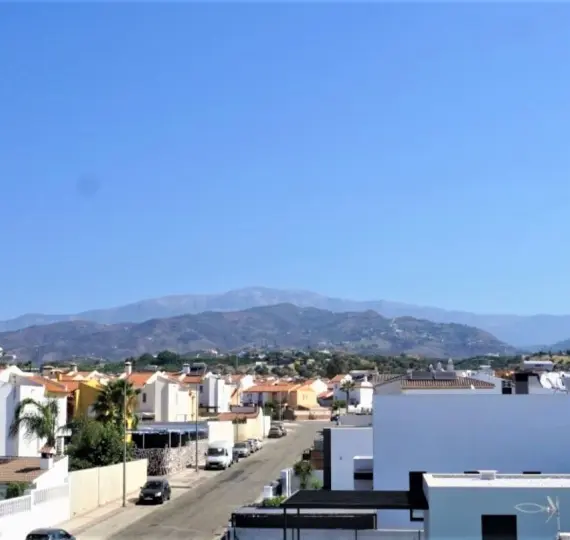 Detached villa R3903181