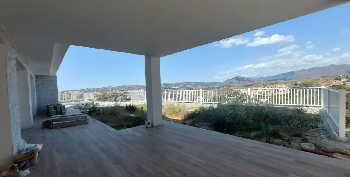 Продажа  отдельно стоящей виллы в Mijas Golf 40