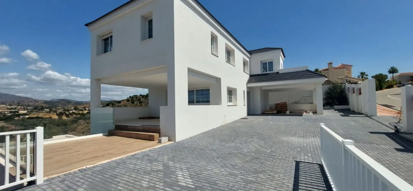 Sale of detached villa in Mijas Golf 0