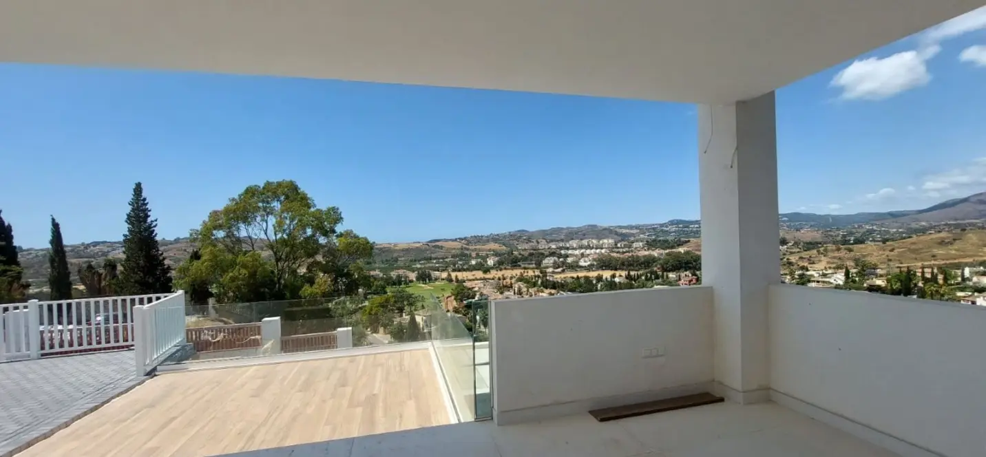 Sale of detached villa in Mijas Golf 2