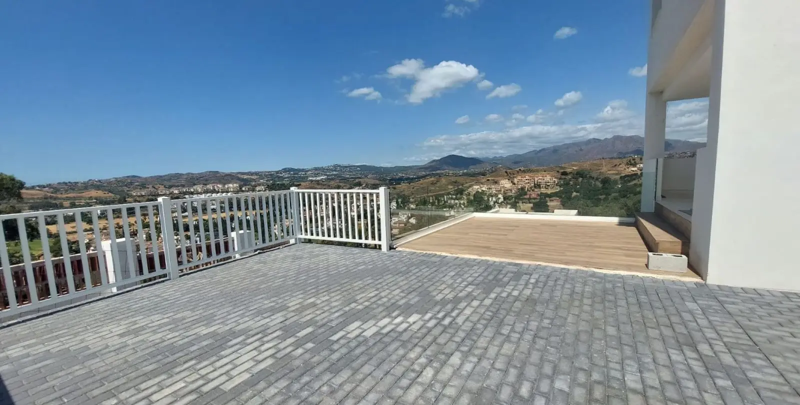 Sale of detached villa in Mijas Golf 7