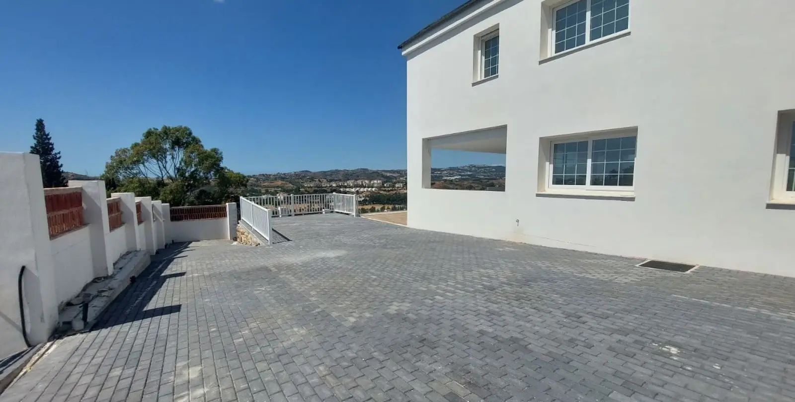 Sale of detached villa in Mijas Golf 9
