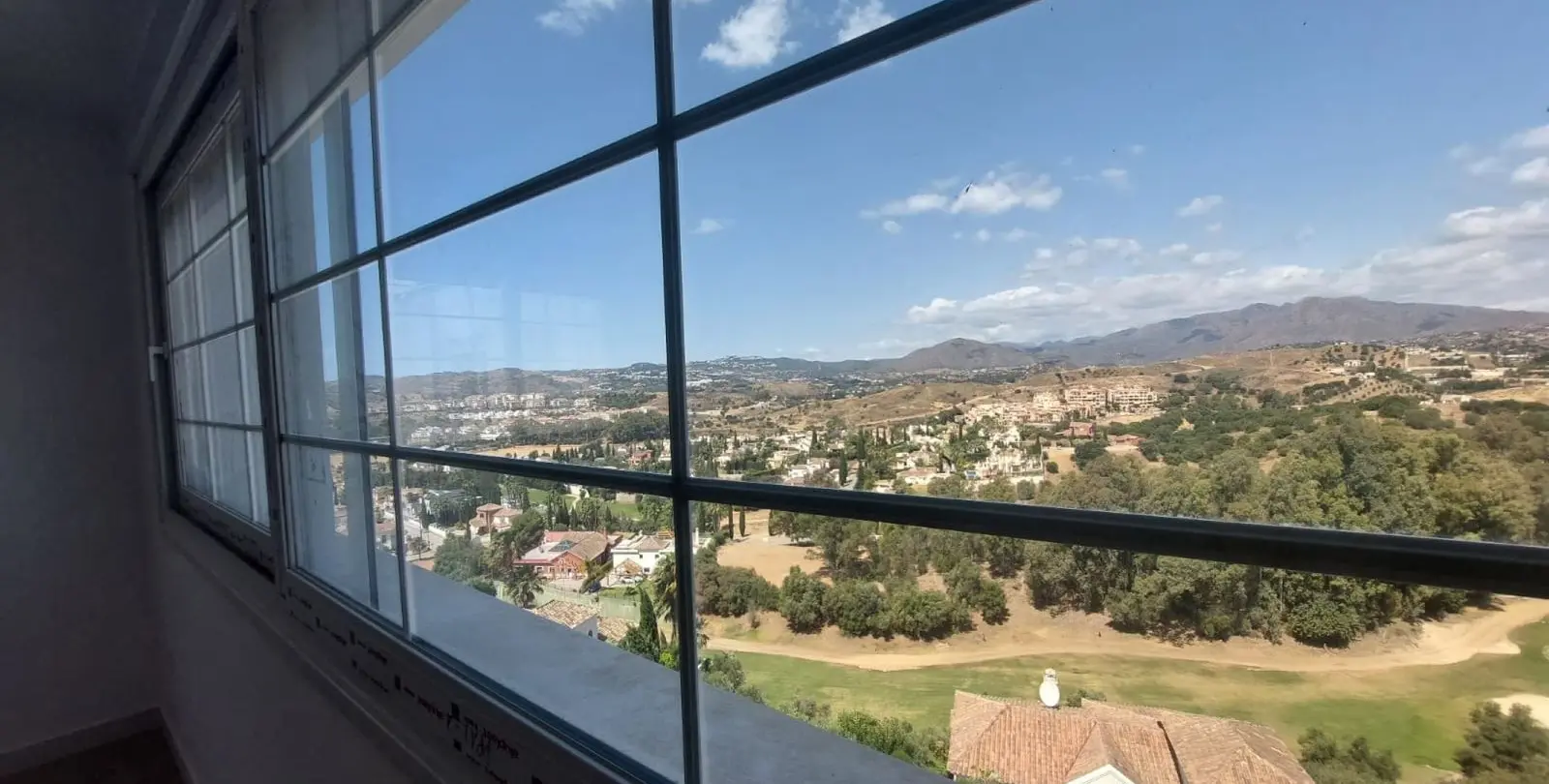 Sale of detached villa in Mijas Golf 28