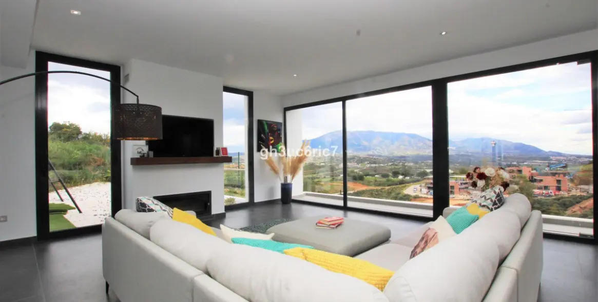 Venta de villa independiente en La Cala Golf 2