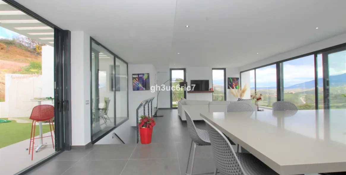 Venta de villa independiente en La Cala Golf 3