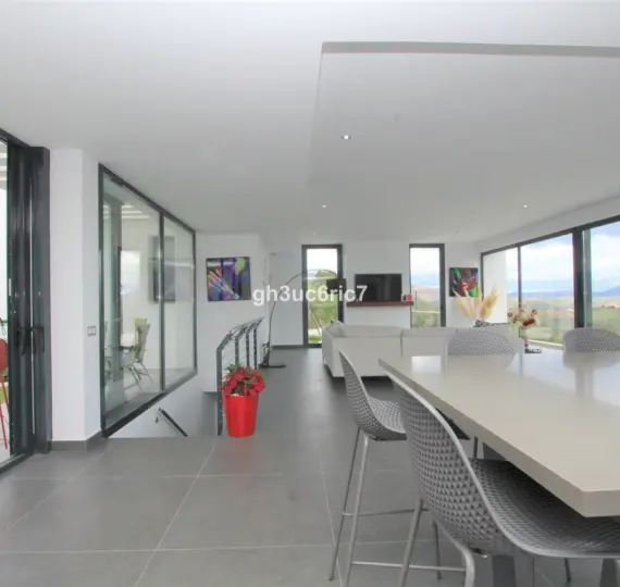 Venta de villa independiente en La Cala Golf