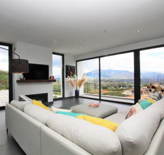 Venta de villa independiente en La Cala Golf