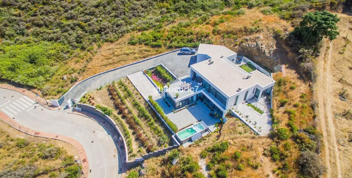 Venta de villa independiente en La Cala Golf 19