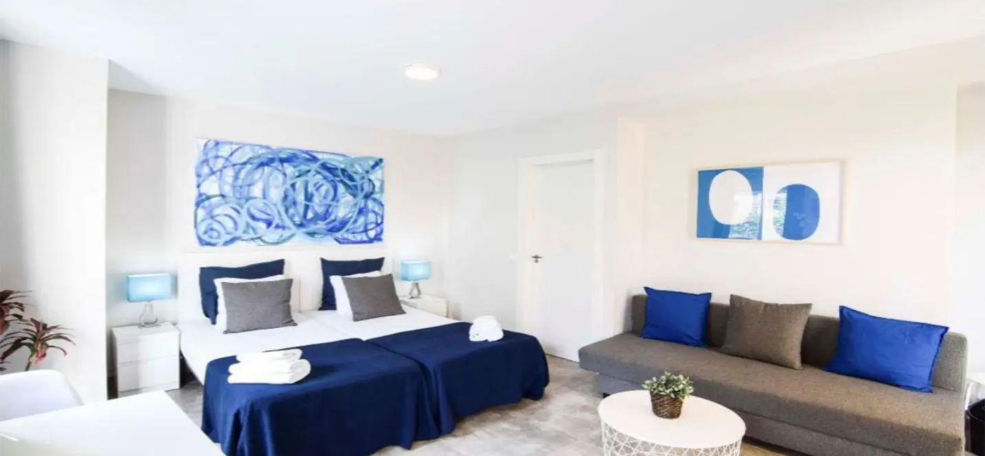 Sale of apartment complex in Málaga Centro 3