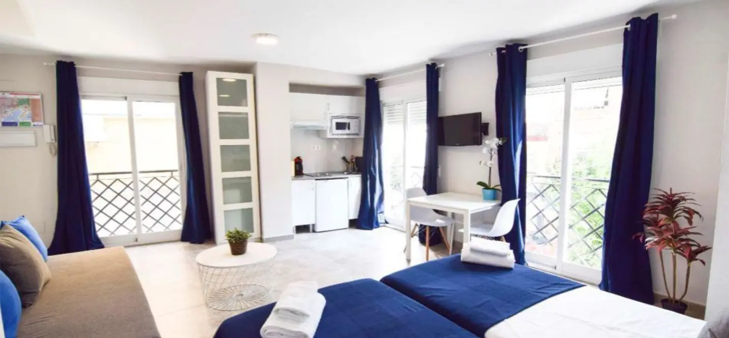 Sale of apartment complex in Málaga Centro 4