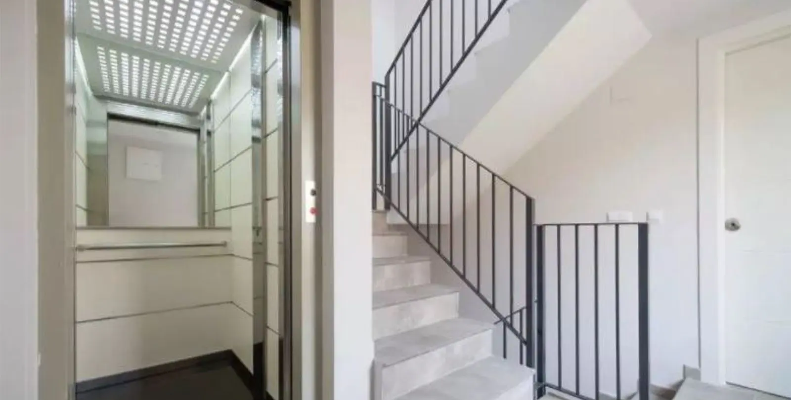 Sale of apartment complex in Málaga Centro 8