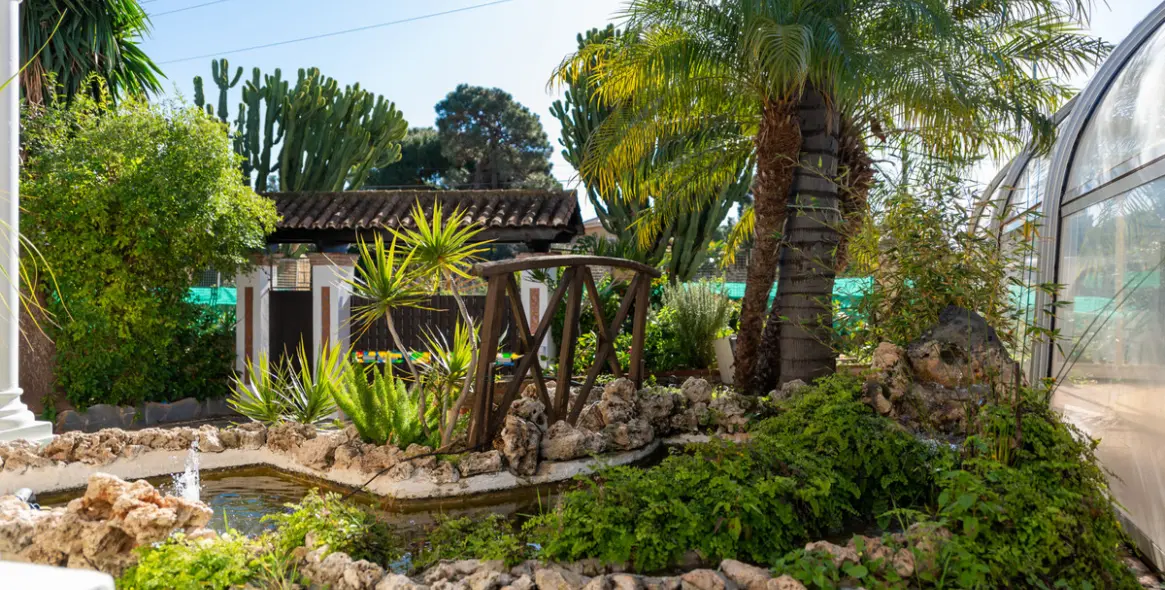 Продажа  отдельно стоящей виллы в Las Chapas 2