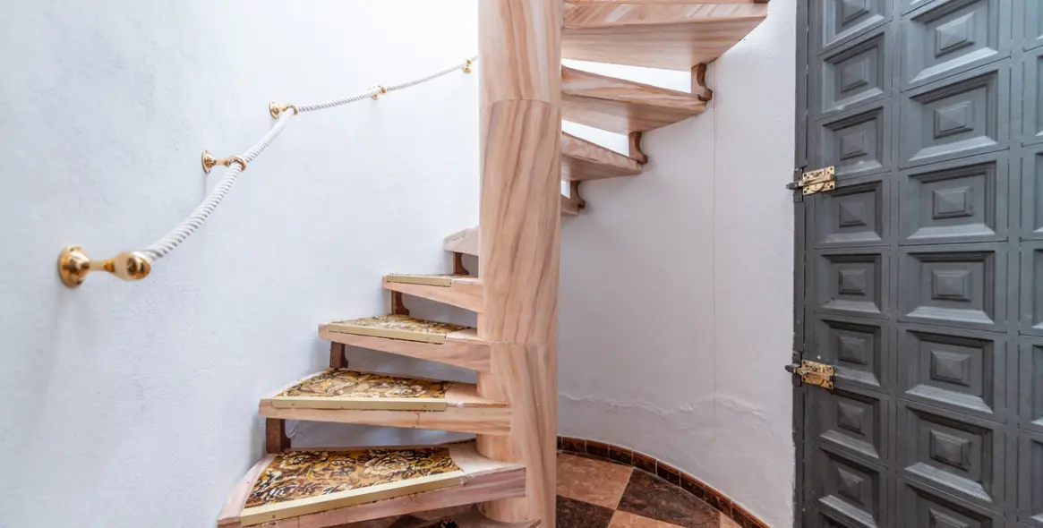 Продажа  отдельно стоящей виллы в Las Chapas 28