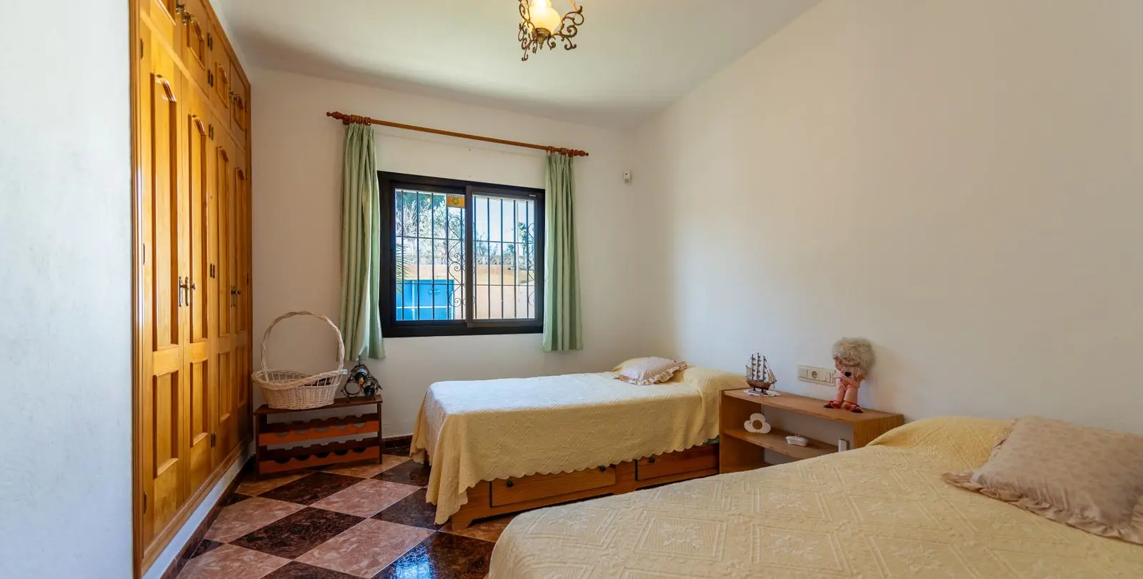 Sale of detached villa in Las Chapas 27
