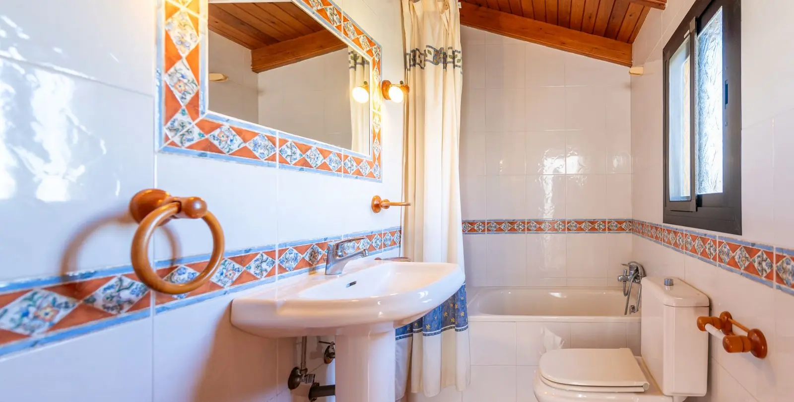 Sale of detached villa in Las Chapas 29