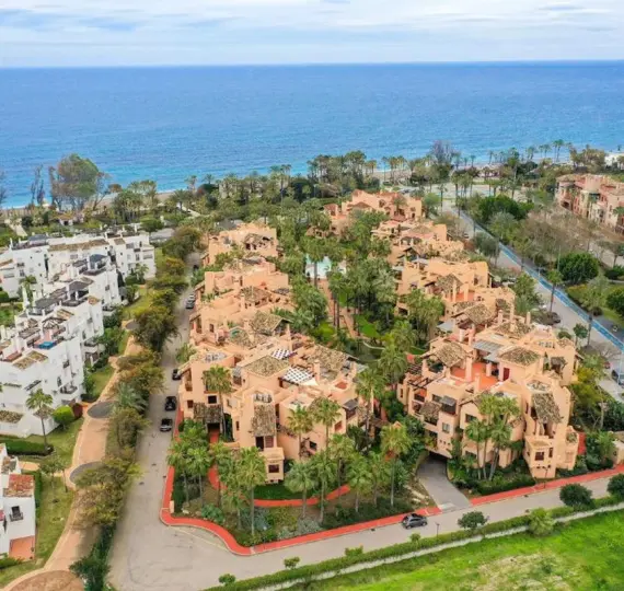 Venta de apartamento en planta baja en San Pedro de Alcántara