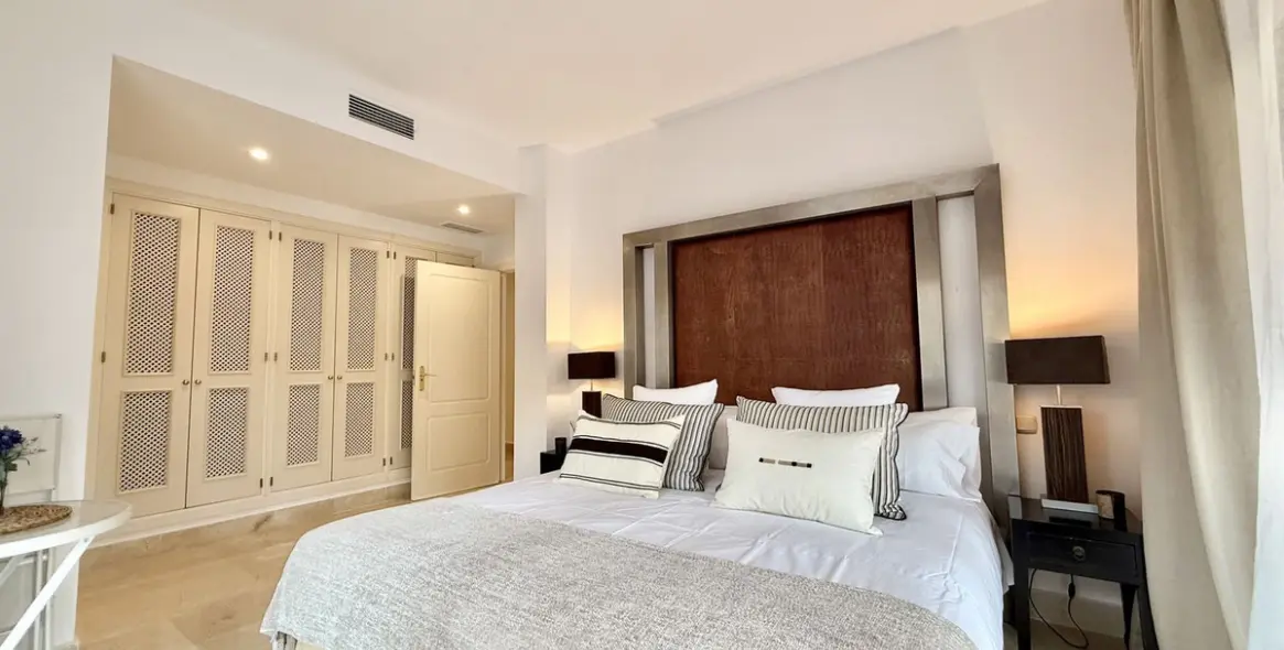 Venta de apartamento en planta baja en San Pedro de Alcántara 5