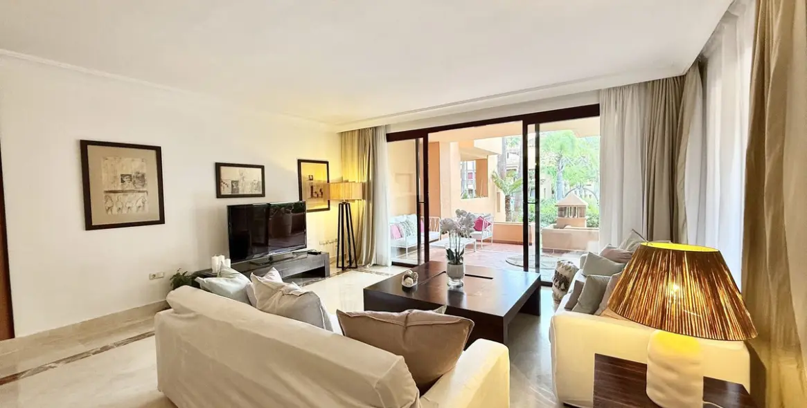 Venta de apartamento en planta baja en San Pedro de Alcántara 7