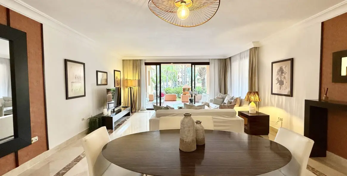 Venta de apartamento en planta baja en San Pedro de Alcántara 8