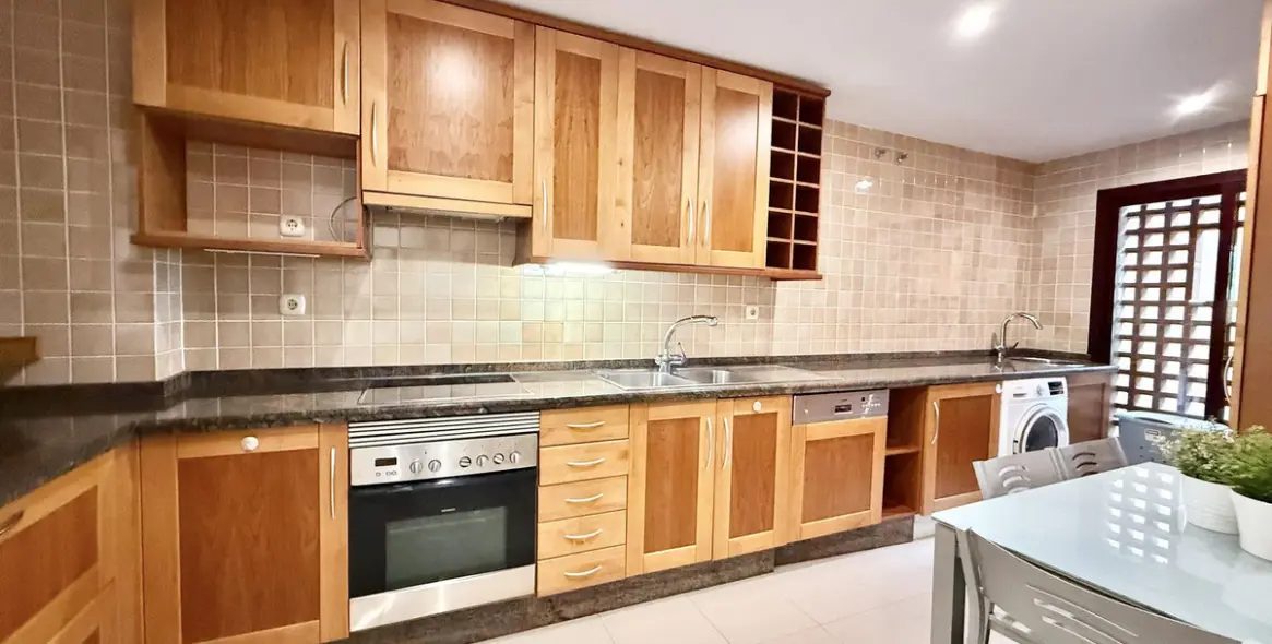 Venta de apartamento en planta baja en San Pedro de Alcántara 9