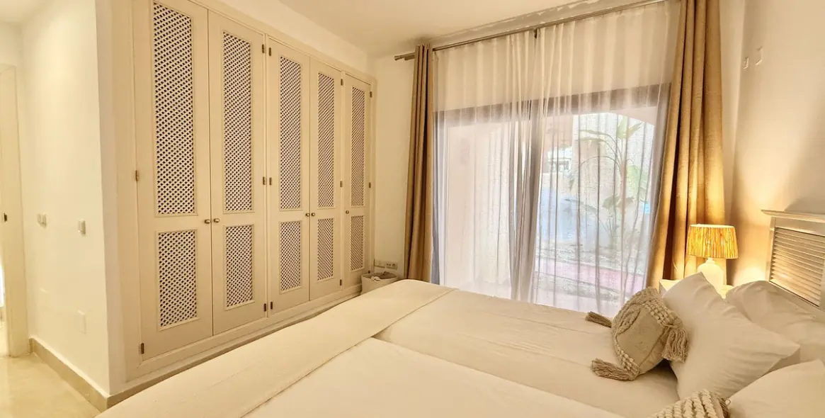 Venta de apartamento en planta baja en San Pedro de Alcántara 17