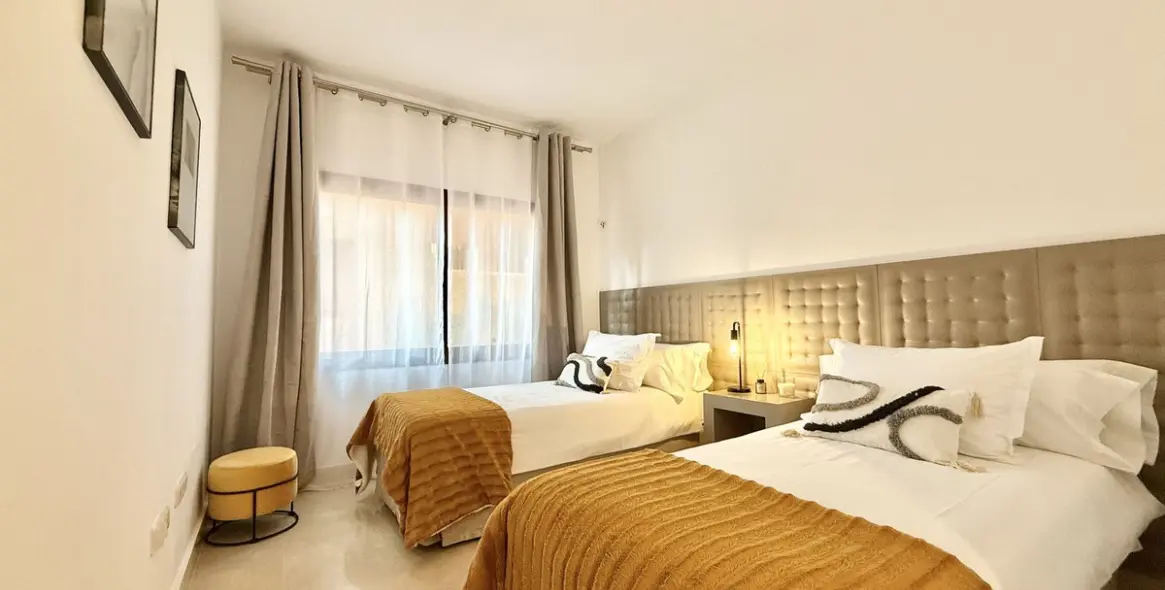 Venta de apartamento en planta baja en San Pedro de Alcántara 18