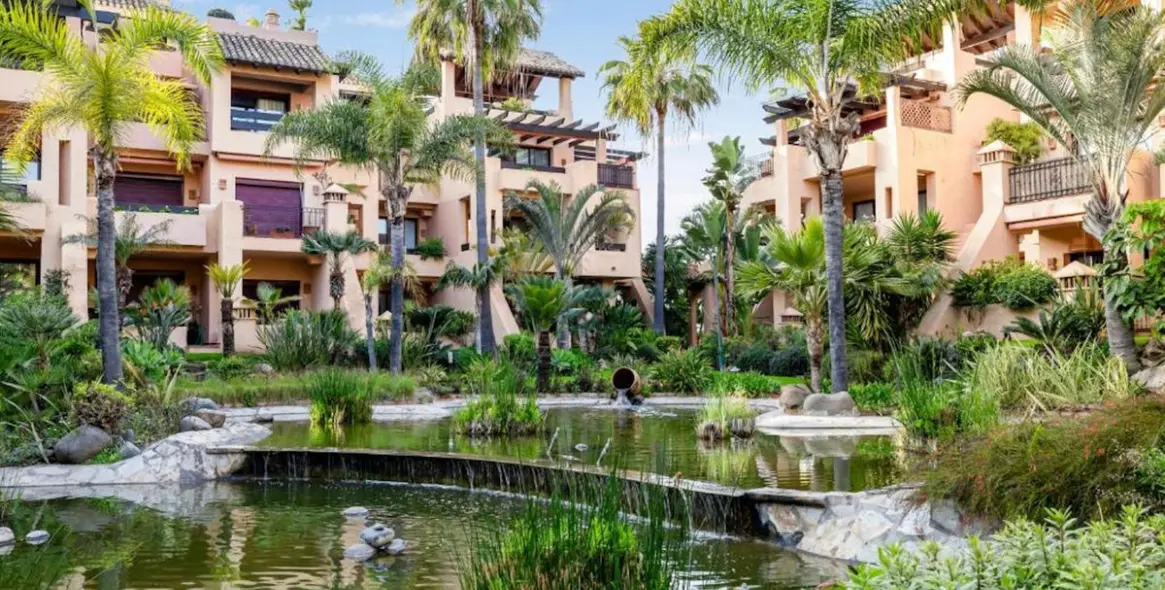 Venta de apartamento en planta baja en San Pedro de Alcántara 19