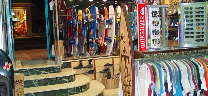 Sale of shop in Puerto Banús 4