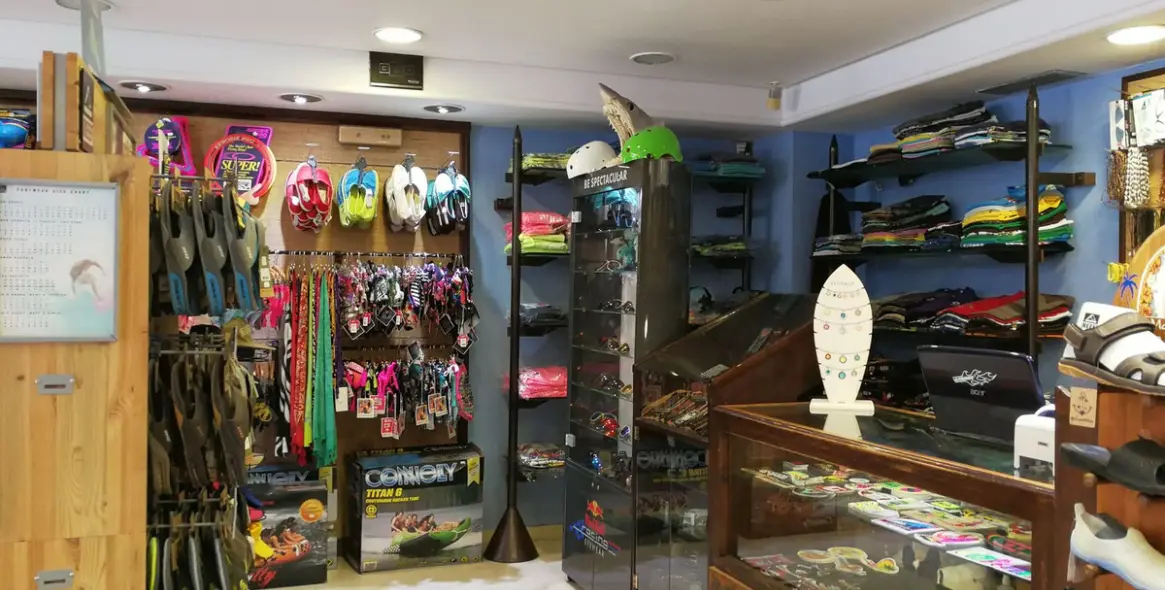 Sale of shop in Puerto Banús 8